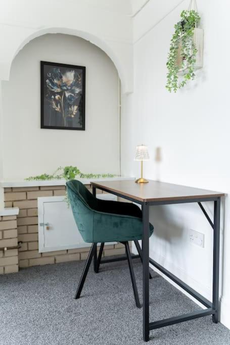Open Mind Property - Southsea With Free Parking Portsmouth Esterno foto