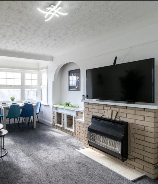 Open Mind Property - Southsea With Free Parking Portsmouth Esterno foto